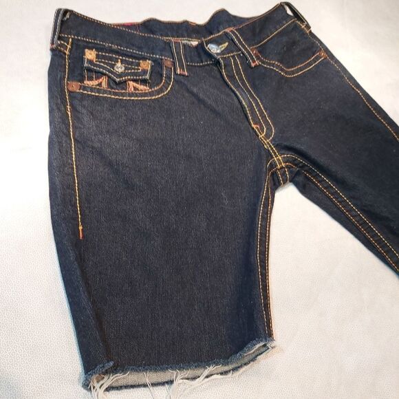 True Religion Cropped Shorts - Picture 2 of 12